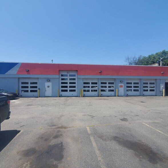 More Photos Of 139 W Jericho Tpke, Huntington Station Auto Repair For Lease