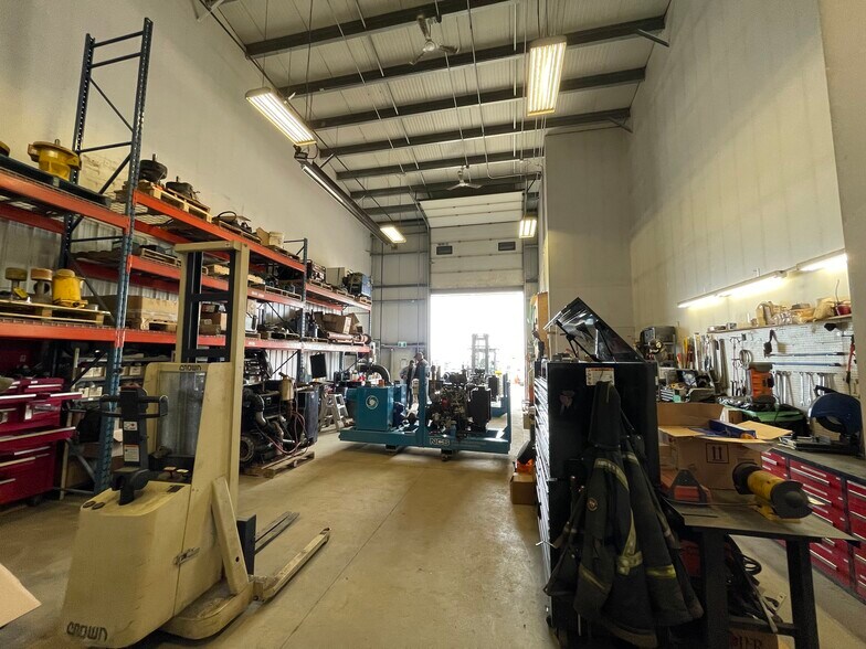 More Photos Of 280 Portage Clos, Sherwood Park Warehouse For Sale