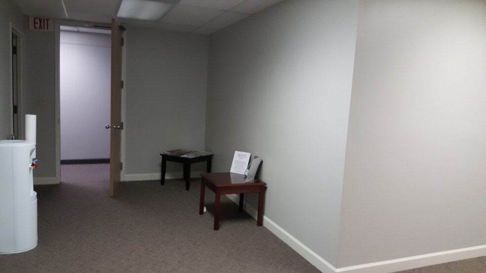 More Photos Of 17595 S Tamiami Trl, Fort Myers Medical For Lease