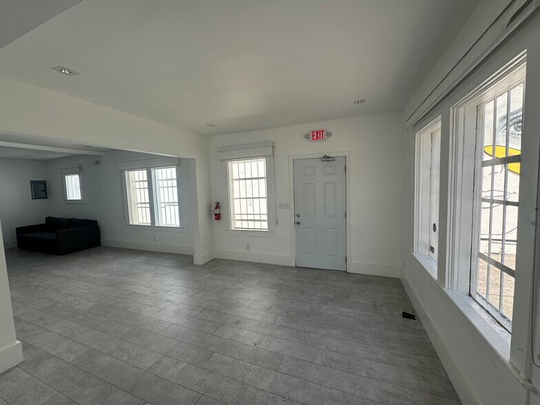 More Photos Of 270 NE 60th St, Miami Office For Lease