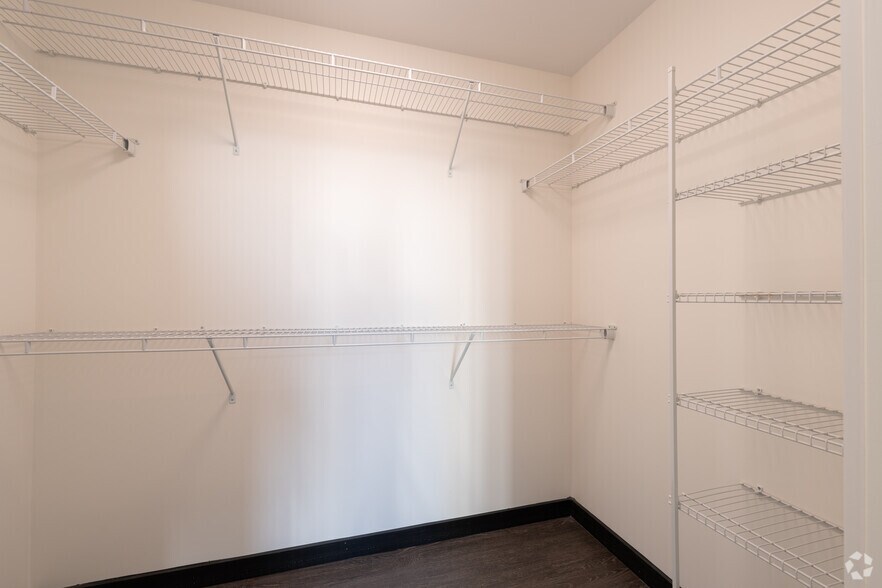 More Photos Of 1100 Michigan Ave, Buffalo Apartments For Lease