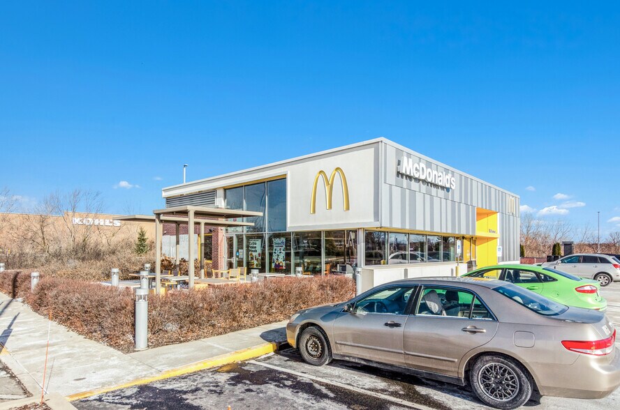 More Photos Of 2500 Washington St, Grafton Fast Food For Sale