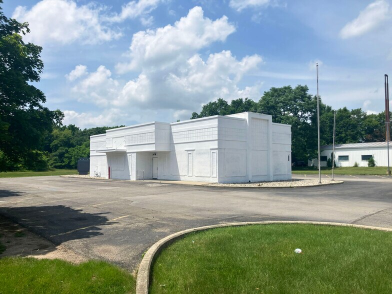 More Photos Of 1317 N Eaton St, Albion Fast Food For Sale