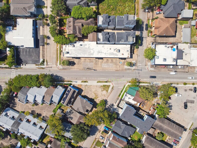 More Photos Of 2100 Waugh Dr, Houston Unknown For Lease