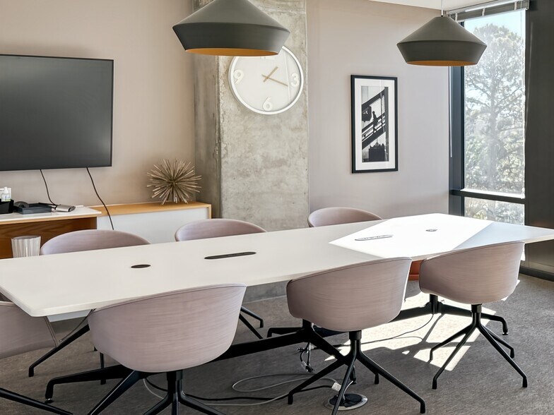 More Photos Of 555 S Mangum St, Durham Coworking Space