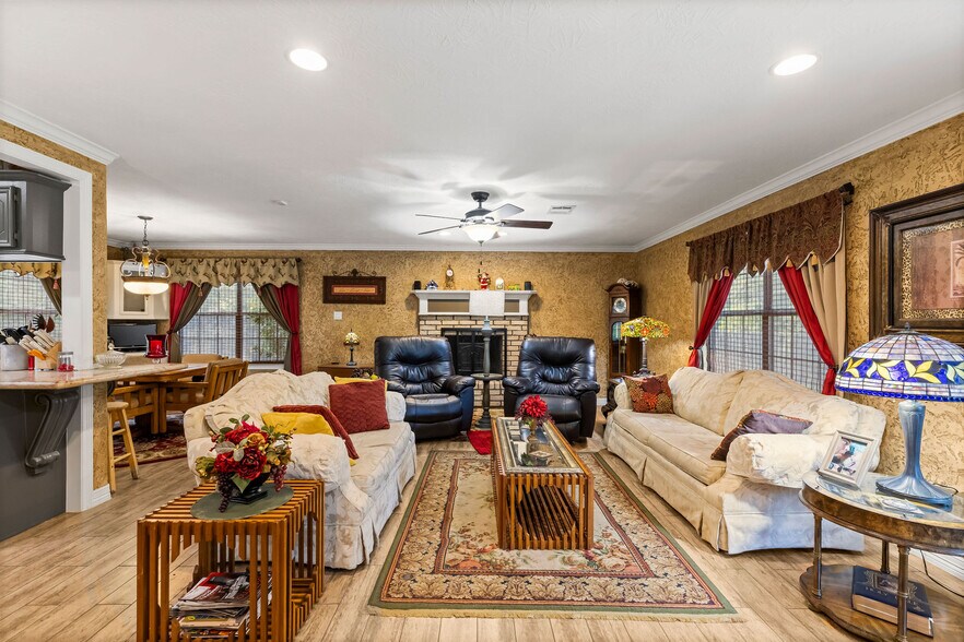 More Photos Of 19094 FM 2854 Rd, Montgomery Office Residential For Sale