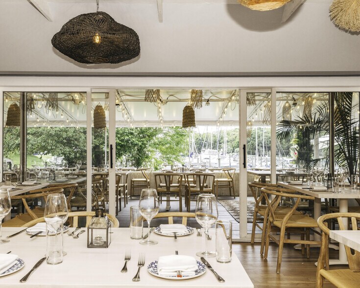 More Photos Of 313 Three Mile Harbor Rd, East Hampton Restaurant For Lease