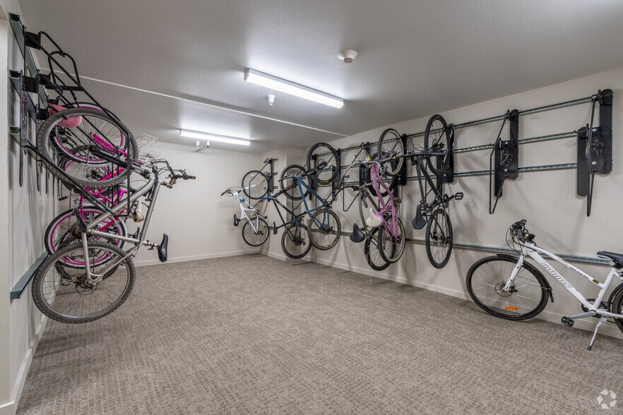 More Photos Of 2320 NW Lakeside Pl, Bend Multifamily For Sale