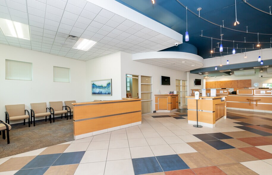 More Photos Of 157 Eastbrooke Ct, Mt Washington Bank For Sale