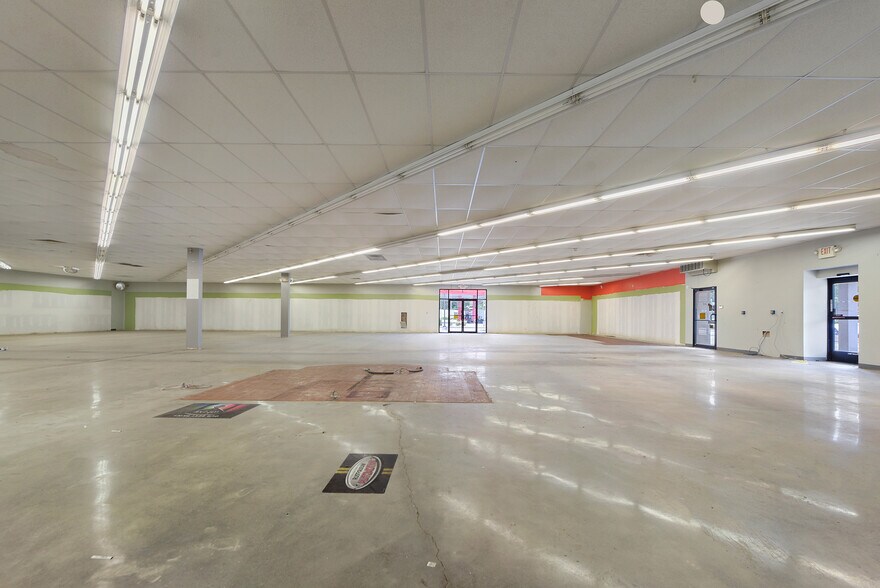 More Photos Of 1500 Pittsburgh St, Cheswick Freestanding For Lease