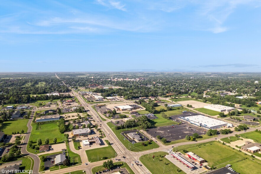 More Photos Of 731 Midwest Ct, Freeport Carwash For Sale