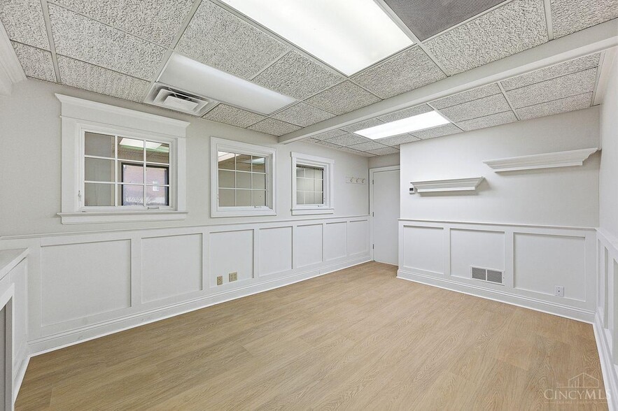 More Photos Of 347 Stanley Ave, Cincinnati Office Residential For Lease