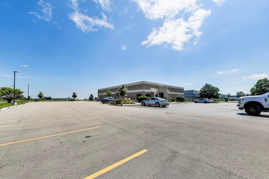 More Photos Of 5511 95th Ave, Kenosha Warehouse For Sale