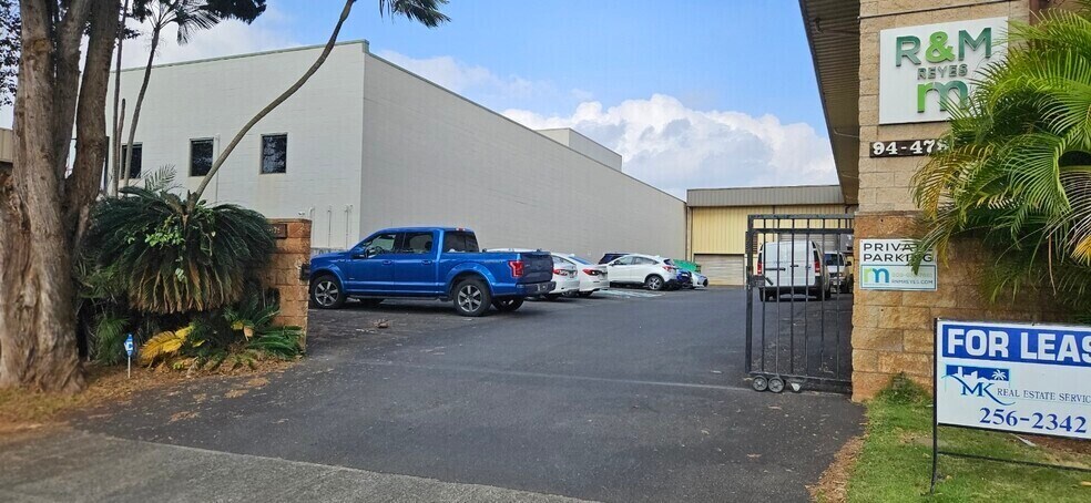 More Photos Of 94-479 Ukee St, Waipahu Flex For Lease