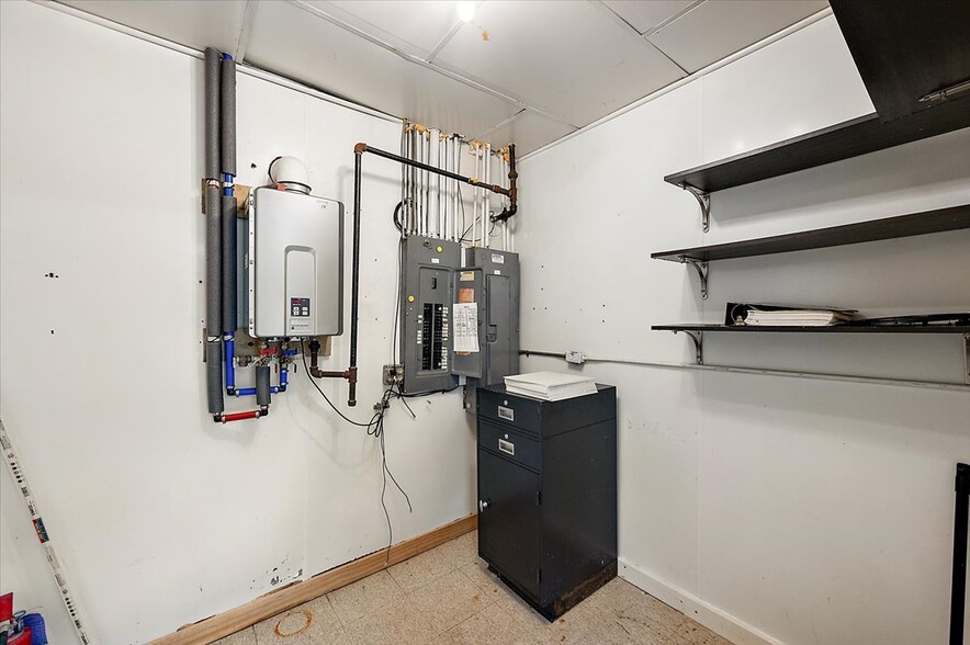 More Photos Of 4084 Huron St, North Branch Restaurant For Sale