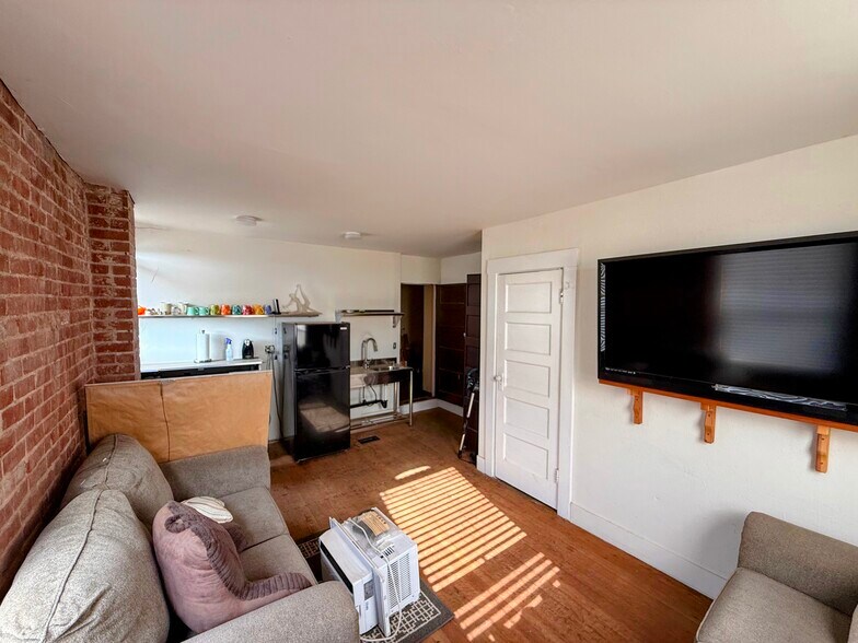 More Photos Of 14099 River Rd, Walnut Grove Warehouse For Sale