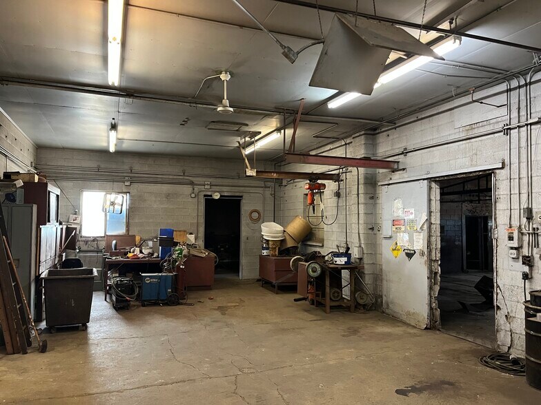 More Photos Of 1012 N 9th Ave, Walla Walla Manufacturing For Sale