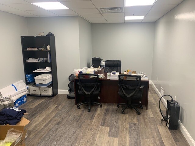 More Photos Of 105 N Gold Dr, Robbinsville Warehouse For Lease