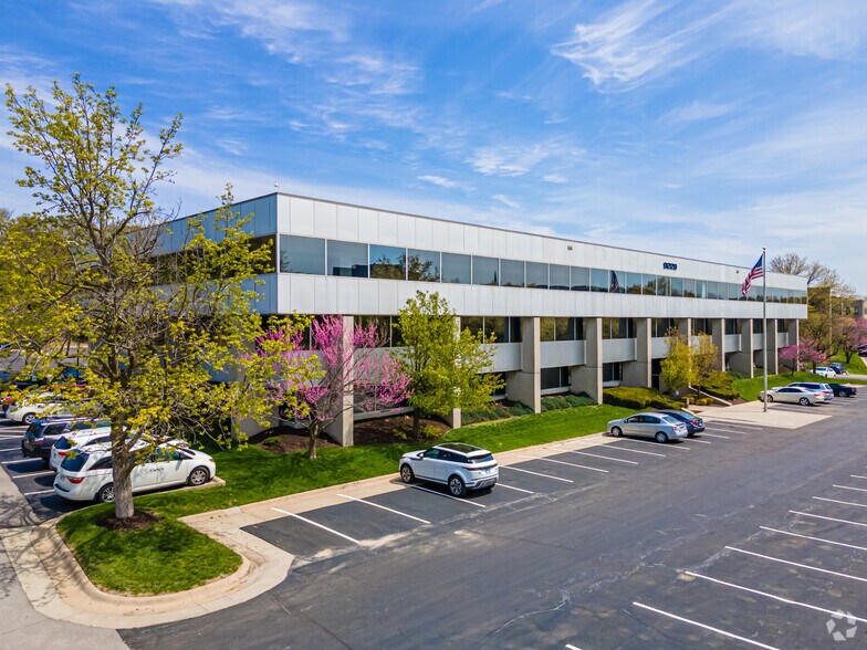 More Photos Of 9229 Ward Pky, Kansas City Office For Lease