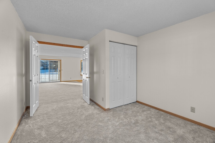 More Photos Of 8254 Windsong Dr, Eden Prairie Apartments For Sale