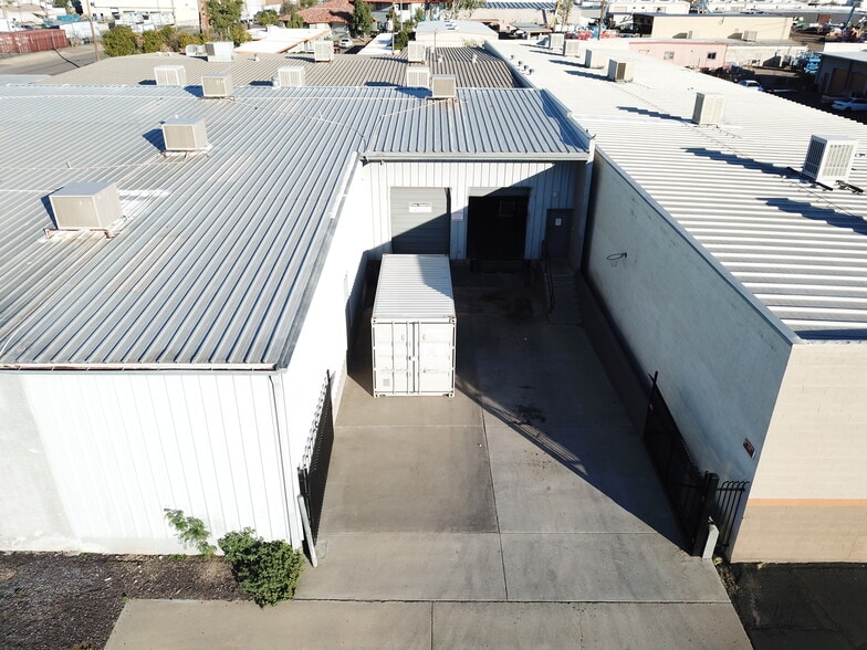 More Photos Of 2115 W Mountain View Rd, Phoenix Manufacturing For Lease