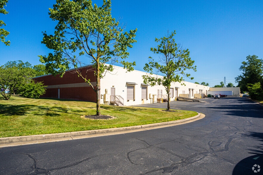 More Photos Of 2501-2555 Mechanicsville Tpke, Richmond Light Distribution For Lease