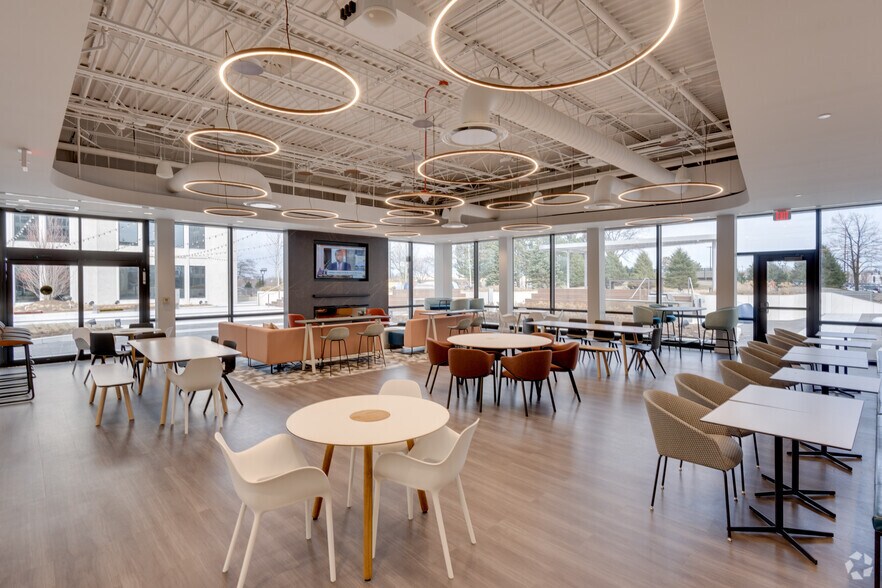 More Photos Of 1701 Golf Rd, Rolling Meadows Coworking Space