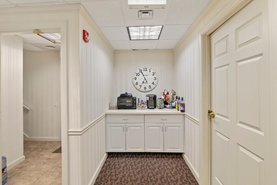 More Photos Of 37 W Middle St, Gettysburg Storefront Retail Residential For Lease