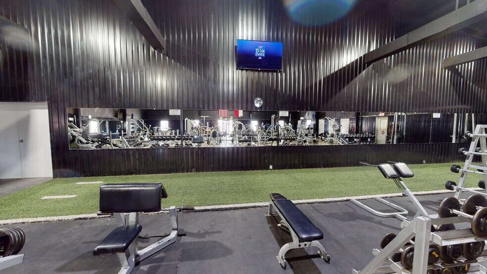 More Photos Of 1215 NW 1st Plz, Andrews Restaurant For Sale