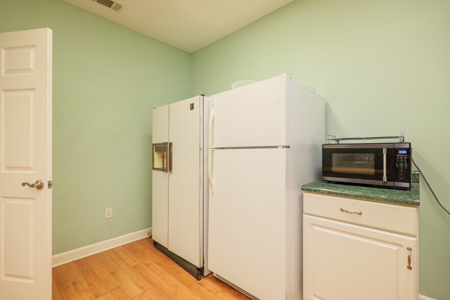 More Photos Of 450 W Highway 64, Lakeland Warehouse For Lease