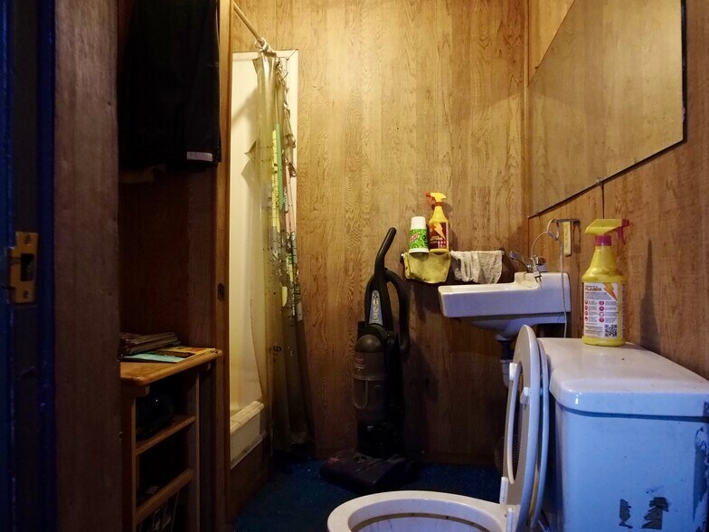 More Photos Of 3560 NW Highway 20, Conyers General Retail For Sale