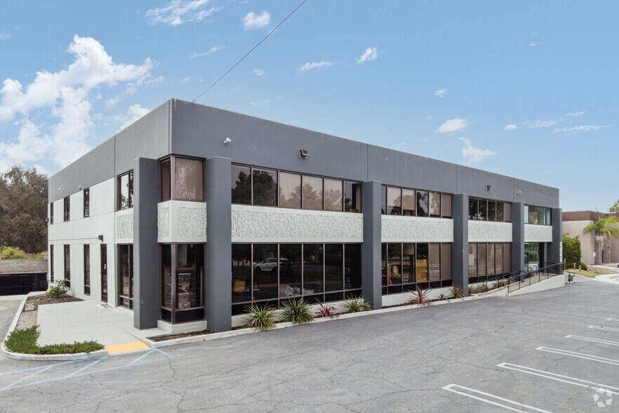 More Photos Of 5800 Uplander Way, Culver City Loft Creative Space For Lease
