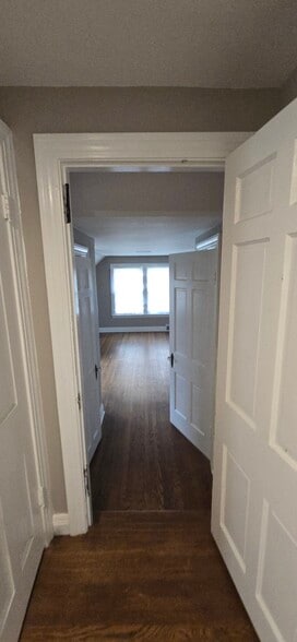 More Photos Of 4502 Fegenbush Ln, Louisville Specialty For Sale