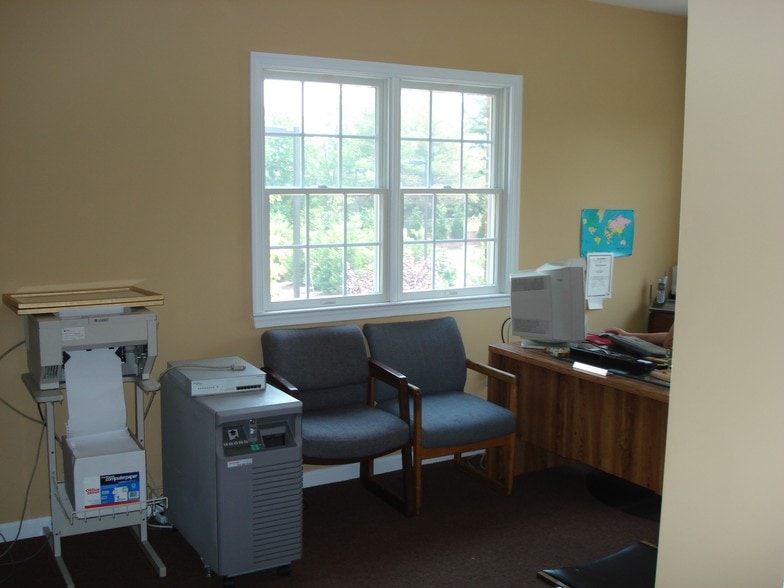 More Photos Of 722 Grant St, Herndon Medical For Sale