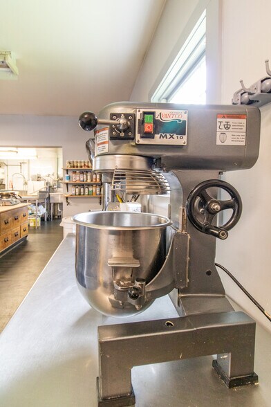 More Photos Of 585 US Route 5, Coventry Specialty For Sale