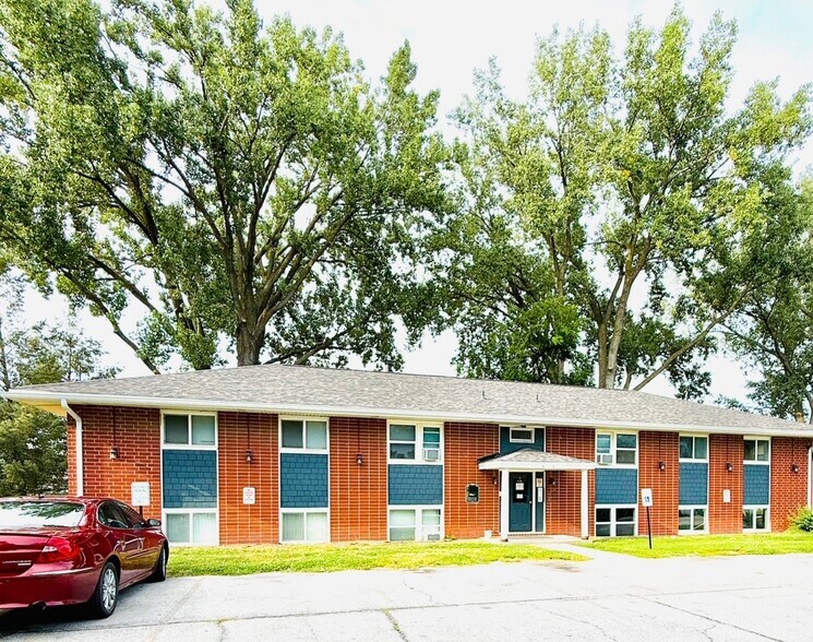 More Photos Of 3315 E 15th St, Des Moines Apartments For Sale