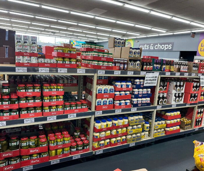 More Photos Of 122 Keith St SW, Cleveland General Retail For Sale