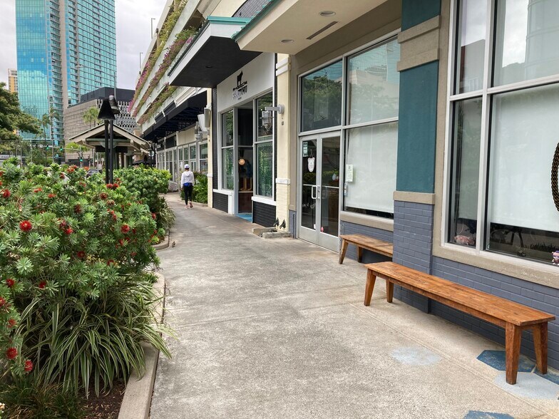 More Photos Of 1200 Ala Moana Blvd, Honolulu Restaurant For Lease