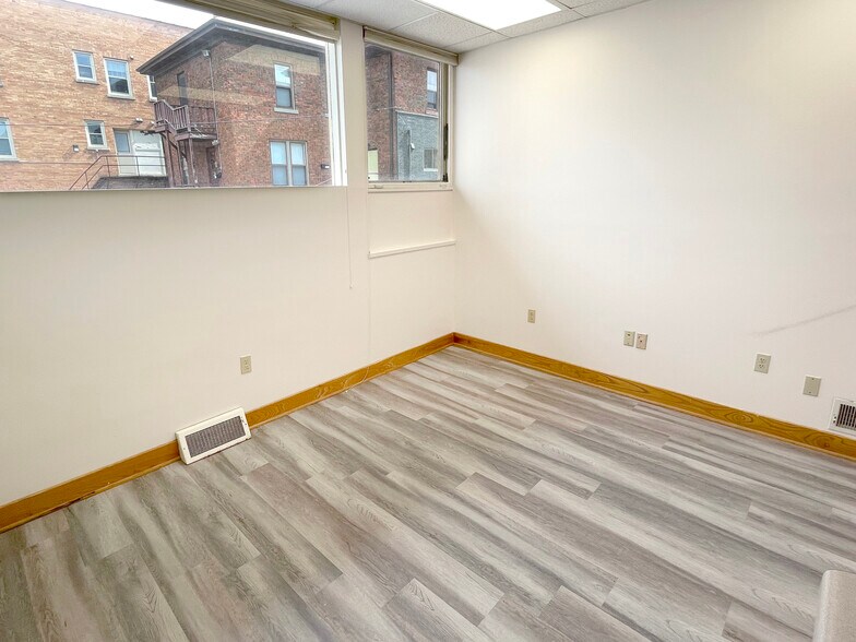 More Photos Of 1920 Monroe St, Madison Medical For Lease