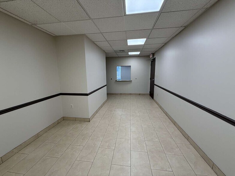 More Photos Of 6839-6855 Spring Valley Dr, Holland Medical For Lease