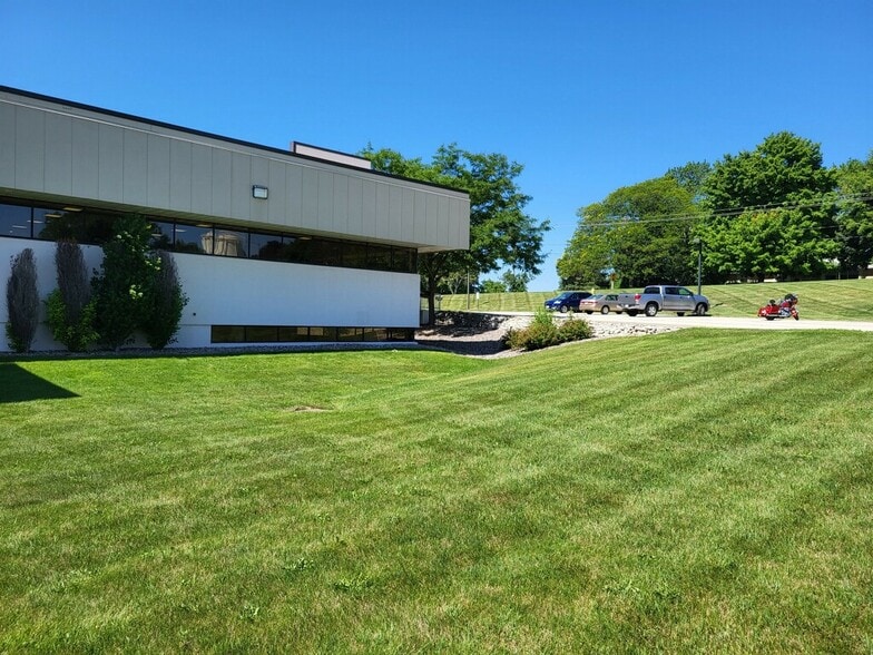 More Photos Of 2985 S Ridge Rd, Green Bay Medical For Sale