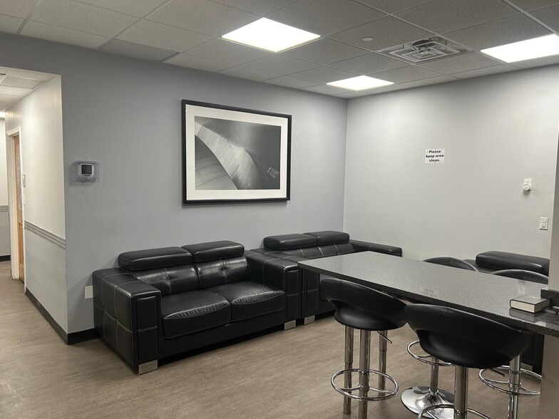 More Photos Of 5414 74th St, Elmhurst Coworking Space