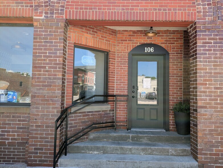 More Photos Of 106 NE 2nd St, Stuart Storefront For Sale