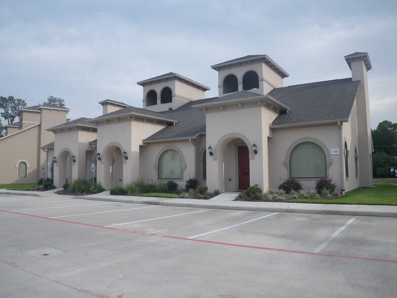 More Photos Of 13644 Breton Ridge St, Houston Medical For Sale