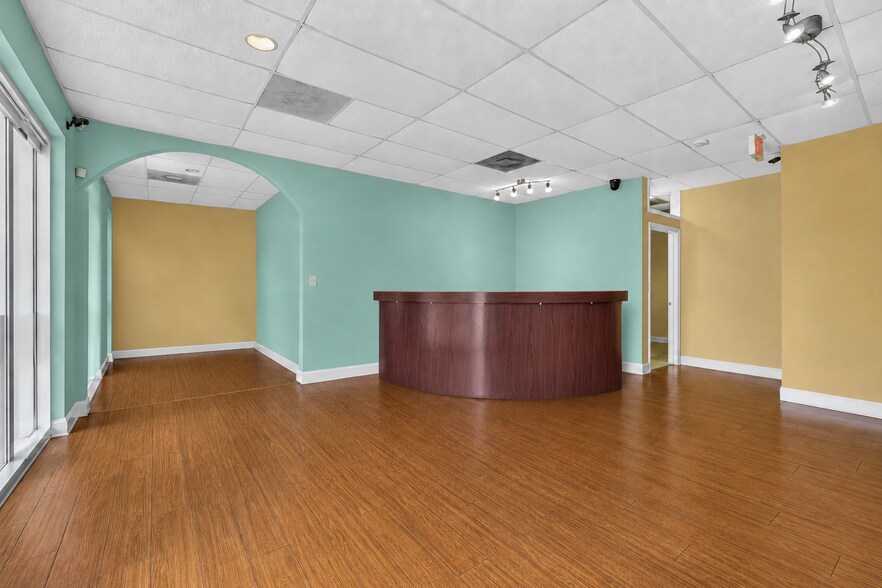 More Photos Of 6301-6305 Gall Blvd, Zephyrhills Freestanding For Lease