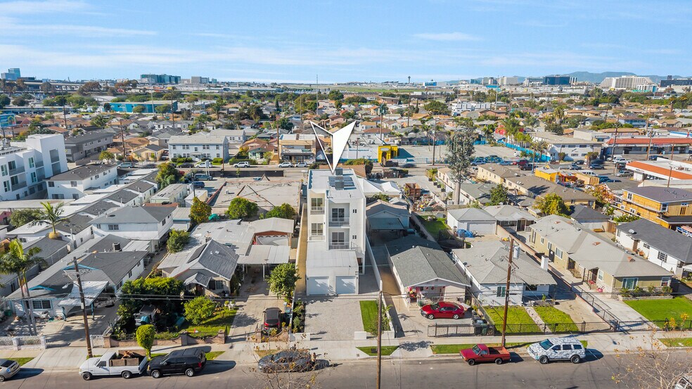 More Photos Of 10905 Dalerose Ave, Inglewood Multifamily For Sale