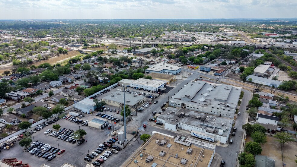 More Photos Of 130 E Zavalla, San Antonio Warehouse For Lease