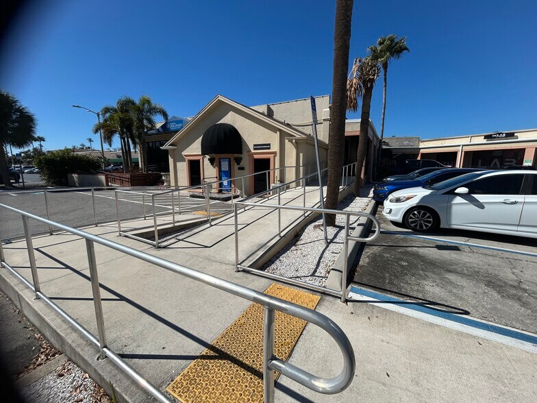 More Photos Of 3215-3217 S Macdill, Tampa Unknown For Lease