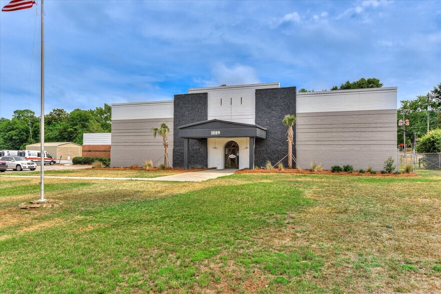 More Photos Of 1089 Augusta Rd, Warrenville Office For Sale
