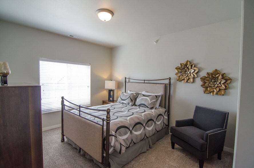 More Photos Of 1220-1250 27th Ave NW, Minot Apartments For Sale